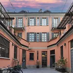 Elegant Corso Venezia Terrace Apt